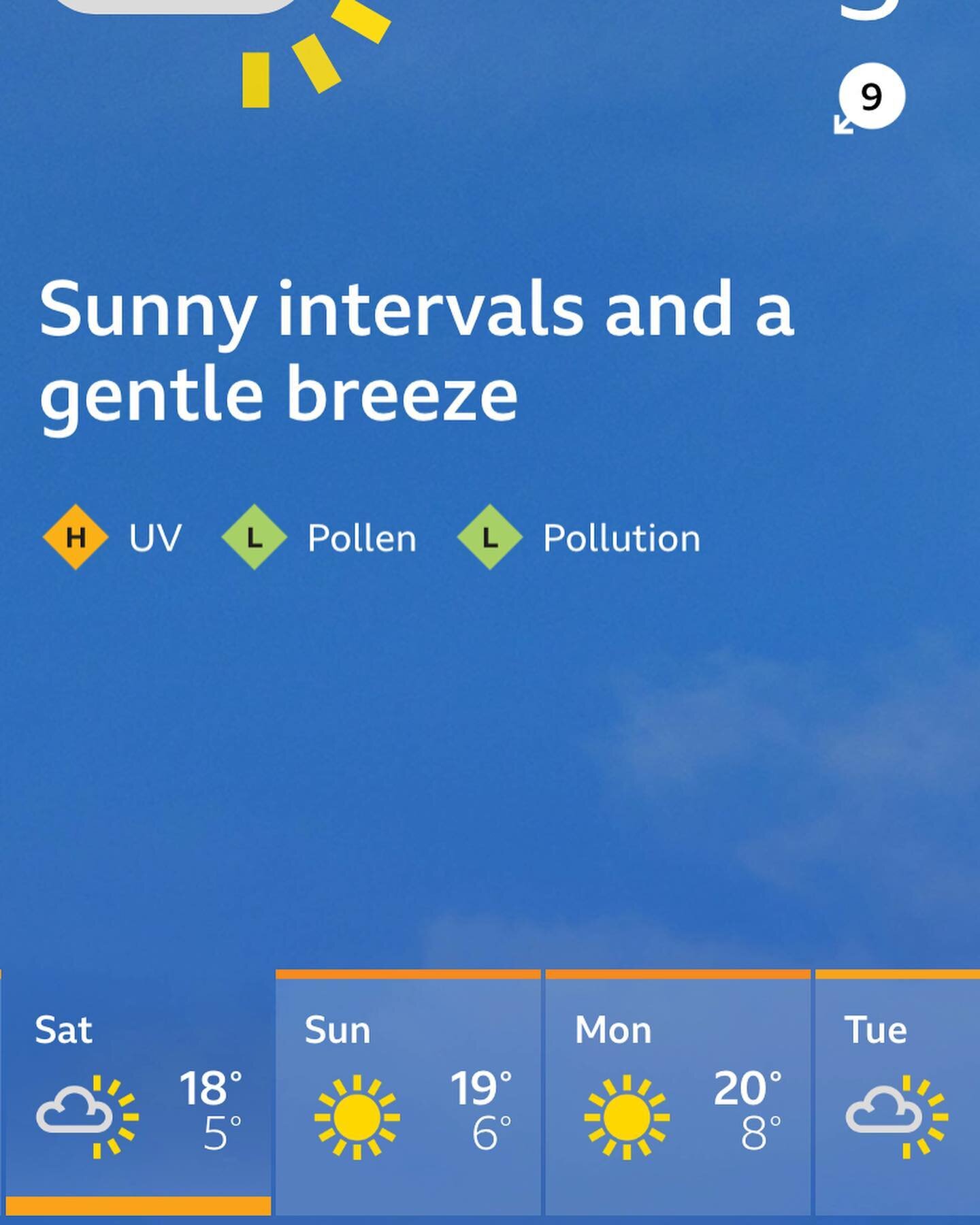 Any one fancy a sneaky last minute get away as the weather forecast is looking good?!
#airbnb #lastminutetrip #logcabin #hottubbreaks #countryside #scenicviews #herefordshire #bromyard