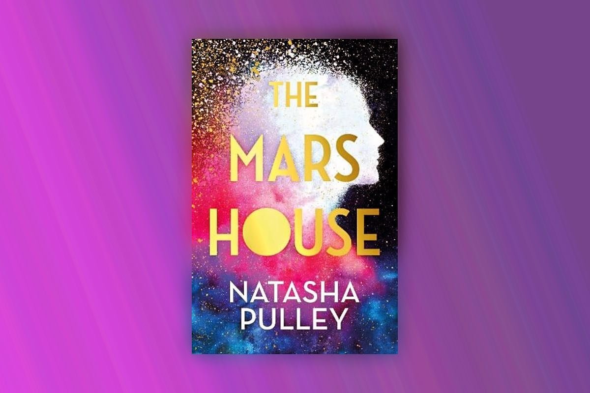 My review of the sensational #TheMarsHouse by the ever brilliant @natasha_pulley 📚 @gollancz @swanseastones #writingcommunityofinstagram #booksbooksbooks 
Link in bio and ⬇️

https://www.elainecanning.co.uk/journal/reviewthemarshousenatashapulley