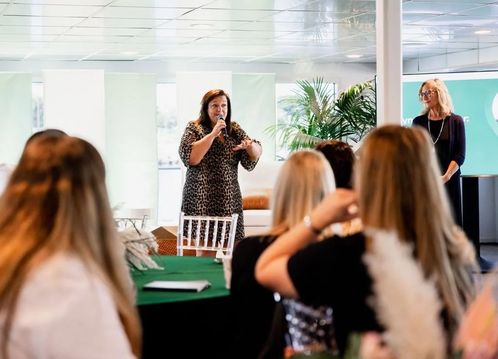 Facetune_10-06-2023-11-17-16 (1).jpg