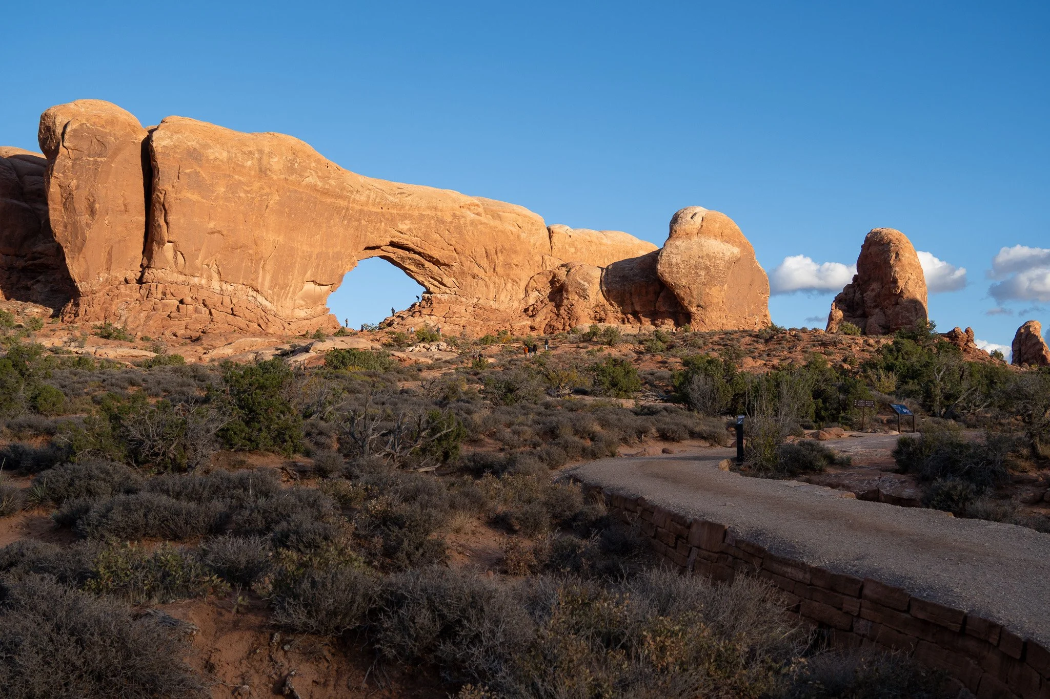 window arch in arches national park, usa.jpg