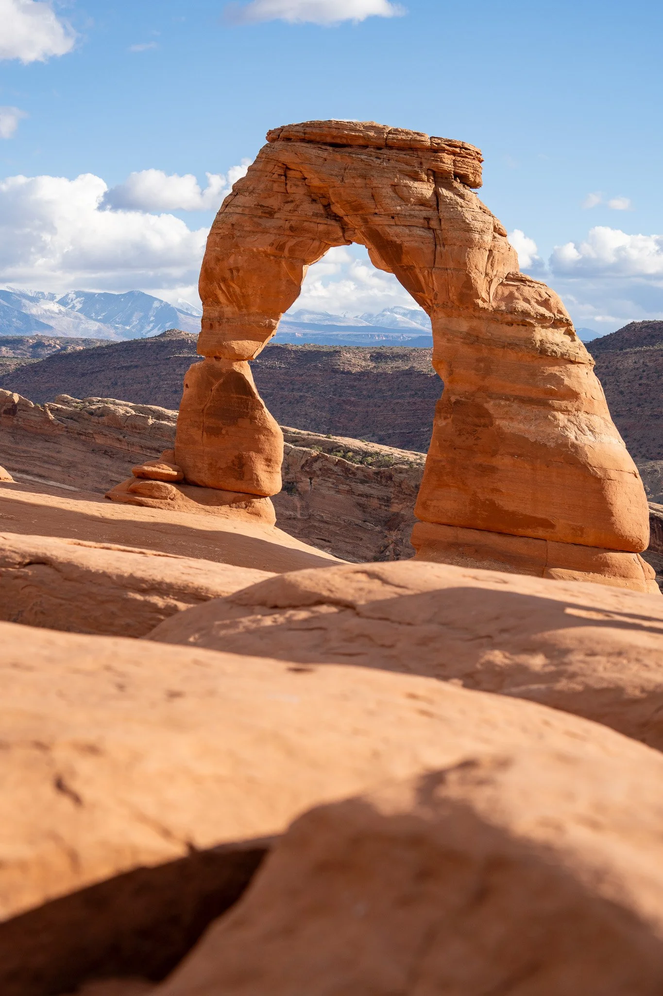 delicate arch in sun, arches national park, usa.jpg