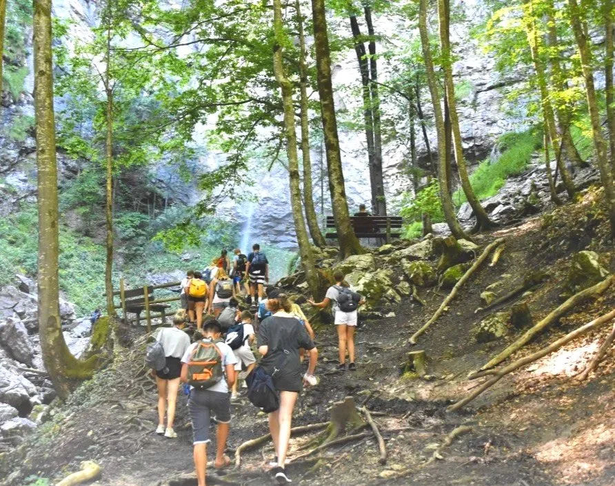 groups+of+hikers2.jpg