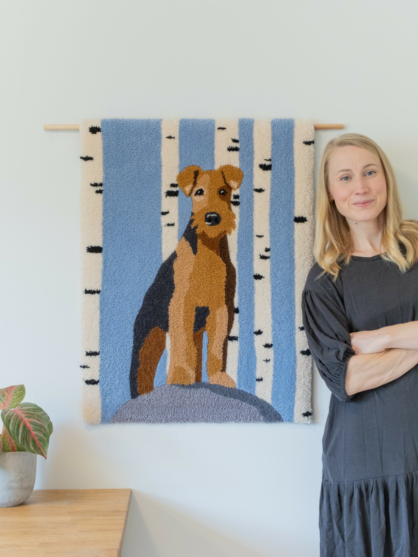 🇫🇮 T&auml;st&auml; ryijyst&auml; tuli kyll&auml; niin ihana! 😍

Asiakas oli aiemmin n&auml;hnyt tekem&auml;ni ryijyn kahdesta labradorinnoutajasta, joilla taustalla oli koivuja. H&auml;n kysyi, olisiko mahdollista saada koivikko my&ouml;s t&auml;h