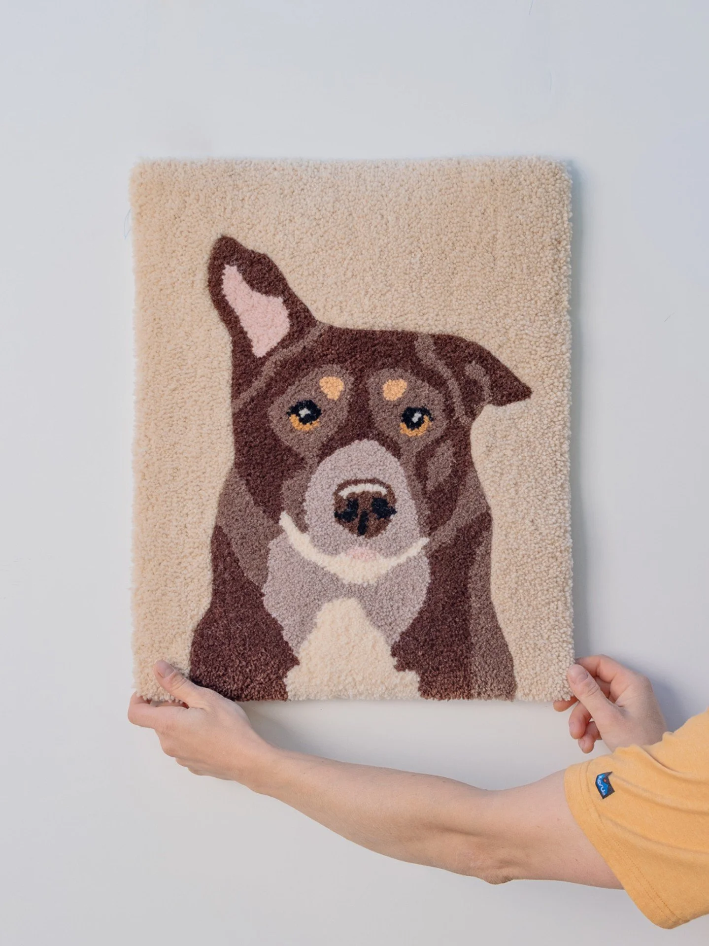🇫🇮 T&auml;ss&auml; ryijyss&auml; ihastuttaa lapinporokoira Muori 😍. Muorin seikkailuja voit seurata  @lapinporokoira.muori instagram tililt&auml;. 

🇬🇧 This rya rug is all about a cute  Lapponian Herder called Muori 😍. You can follow Muori's ad