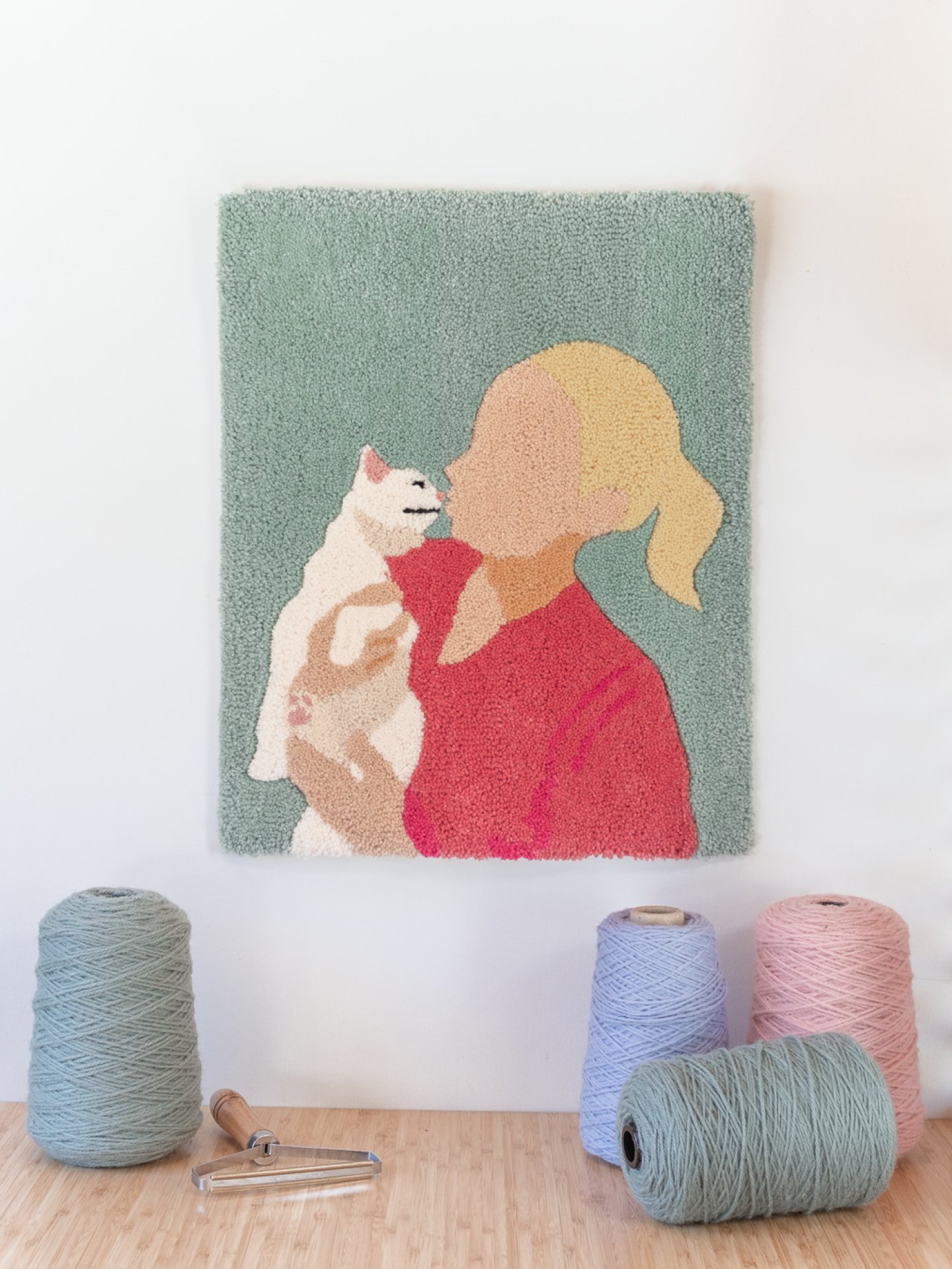 🇫🇮 Toinen Felis-kissaryijy on valmis! 🐱✂️

Felis-kissaklinikka avasi ovensa viime viikolla  Tampereella, ja sain tehd&auml; kolme kissa-aiheista ryijy&auml; heid&auml;n uusiin tiloihin. Ei voisi olla ihanampaa kohdetta! 🏠🐾

En&auml;&auml; yksi r