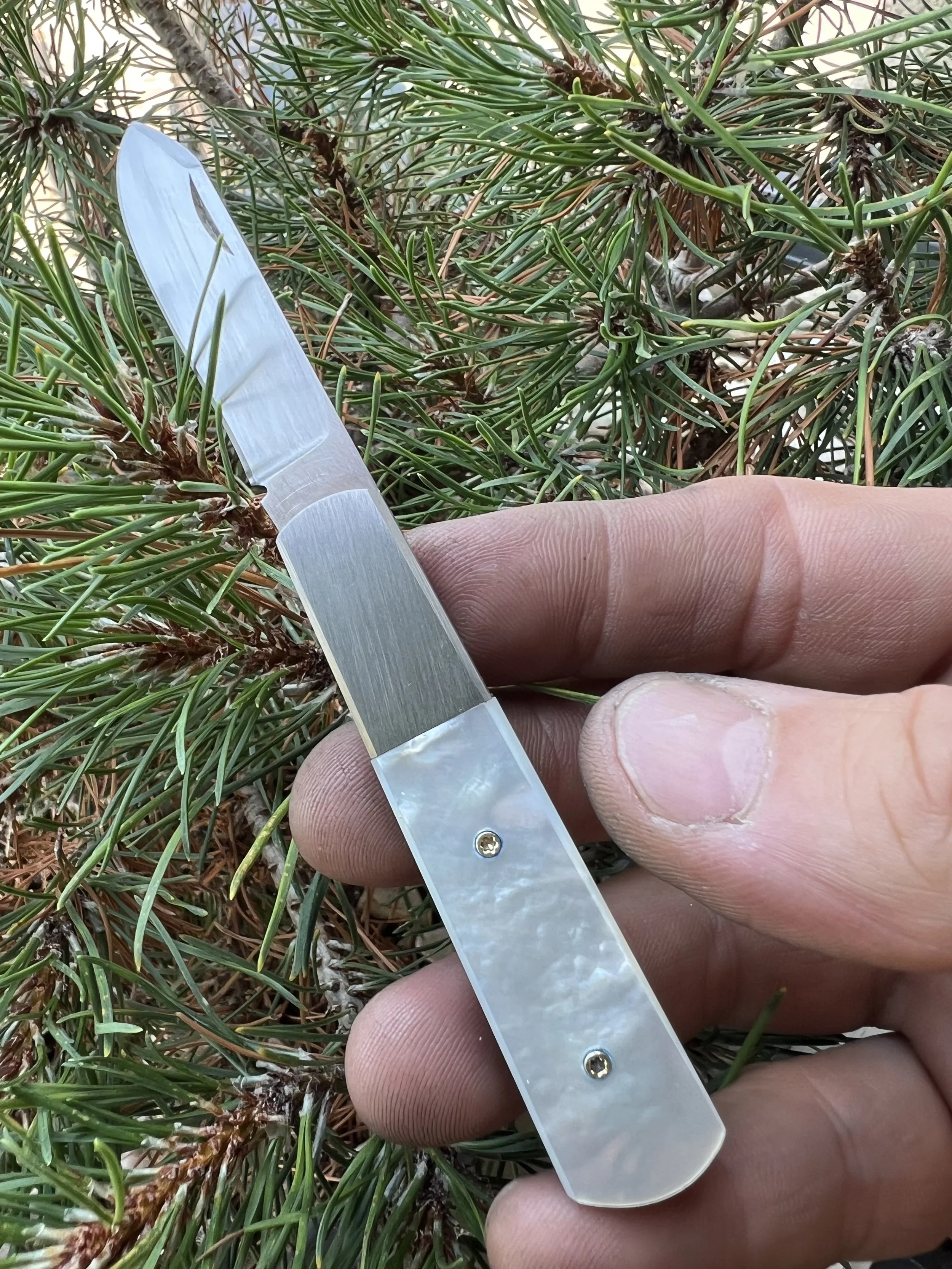 Barlow's slipjoint with Mother of Pearl