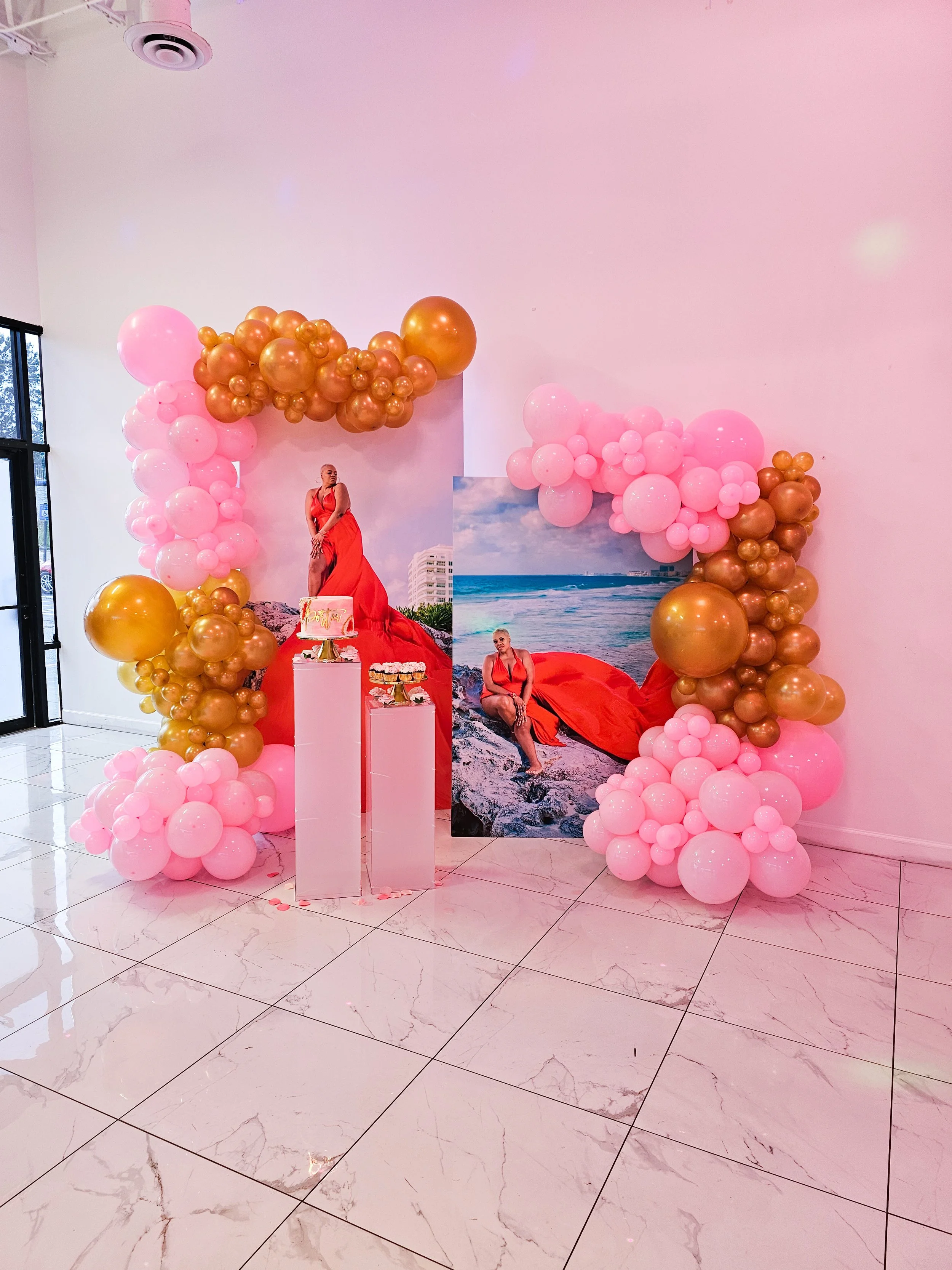 pink and gold standee balloon garlands for a birthday party in Atlanta