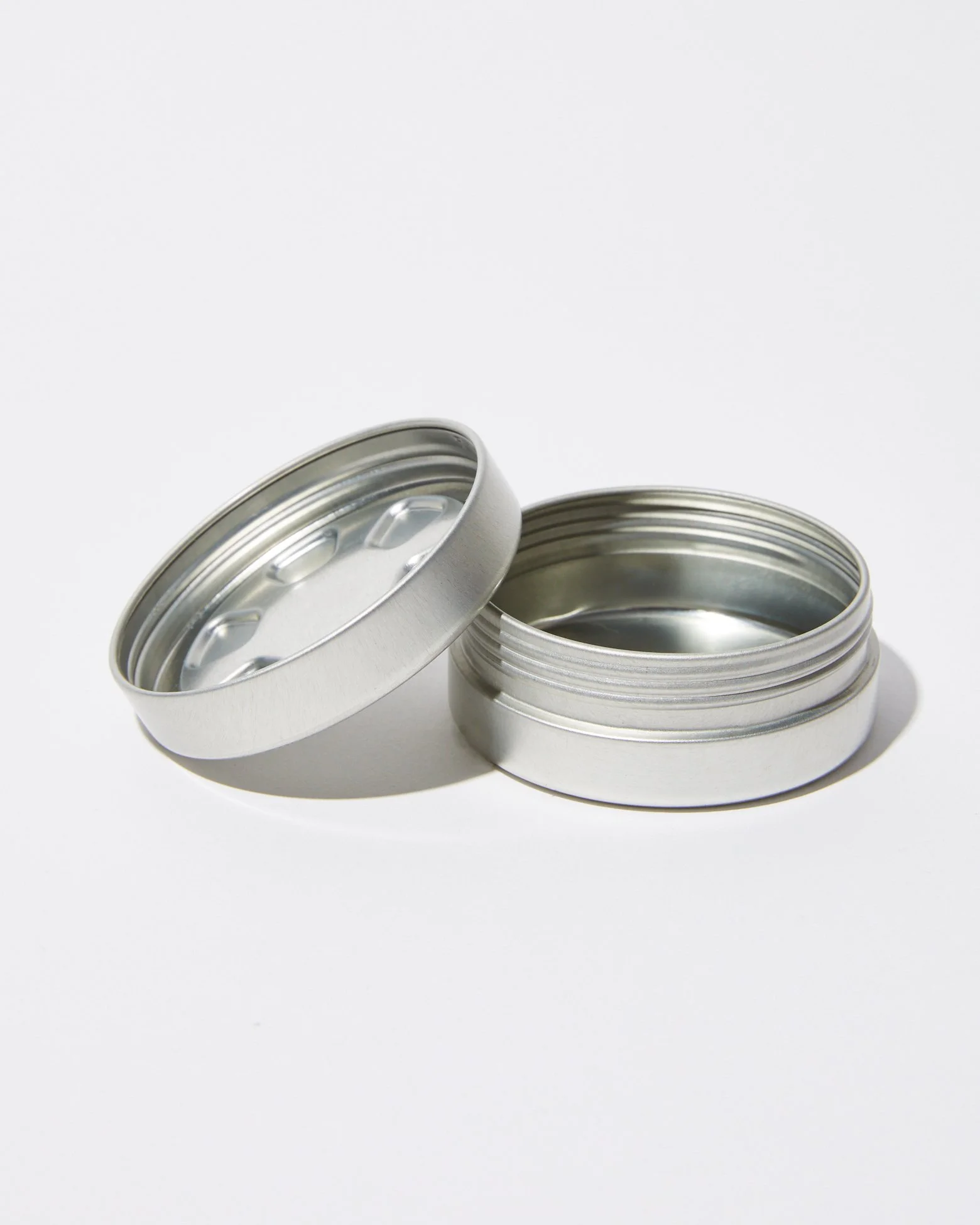 ALL-METAL ROUND TINS