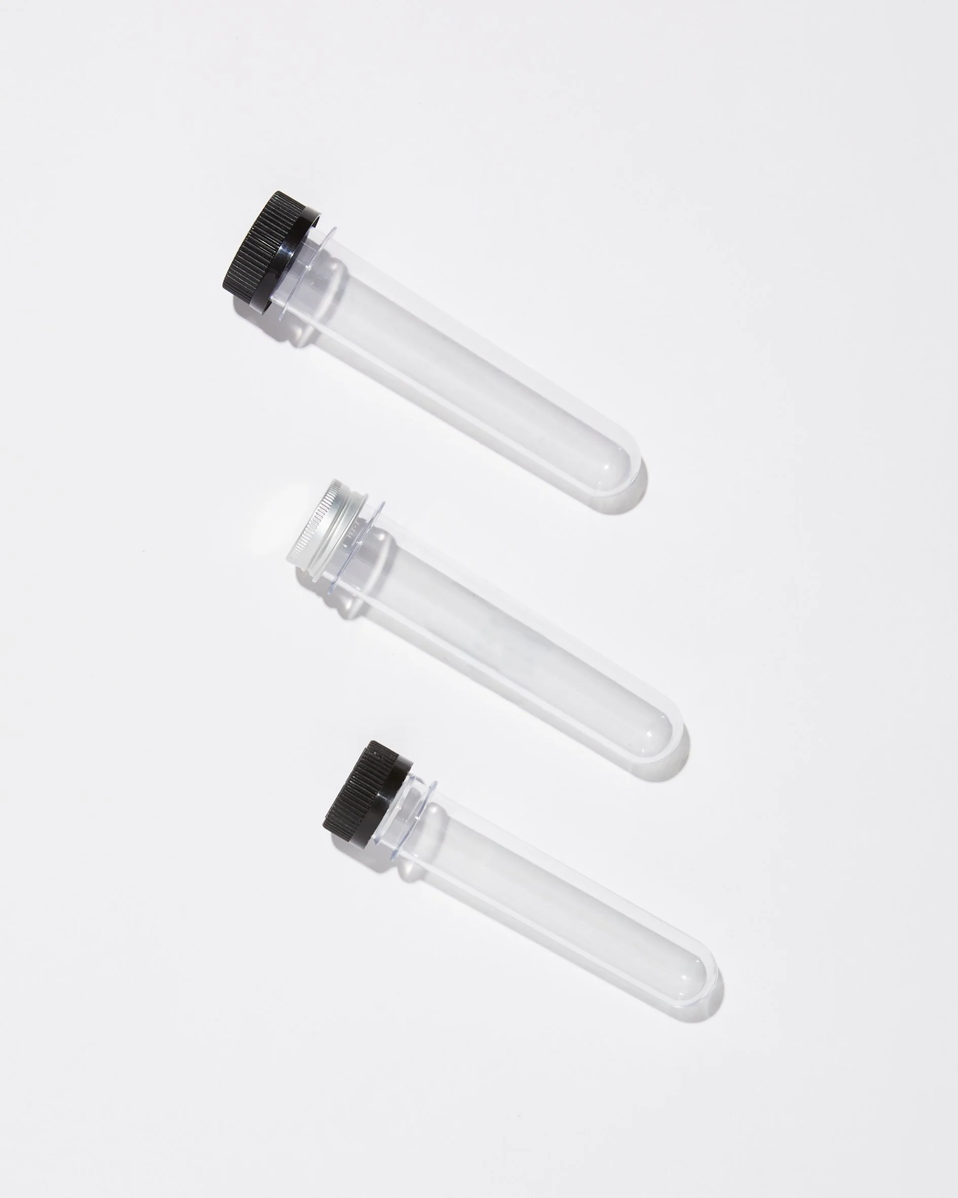 PLASTIC ROUND-BASE TUBES
