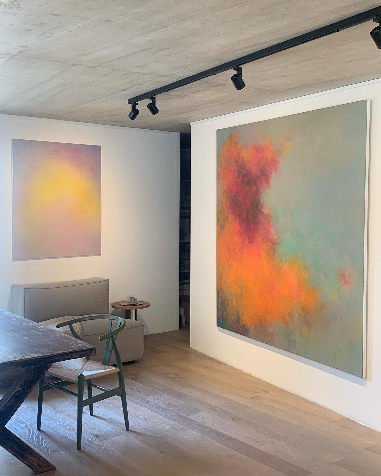 Vernissage avec l&rsquo;artiste Christine Gaillard jeudi 27 avril de 16h-20h. 
Une collaboration entre Artbongard et la Cabane Blanche @artbongard_gallery 
@gaillardatelier 
*
**
***
#cabaneblanche #nyon #art #exposition #peinture #designdanois #dani