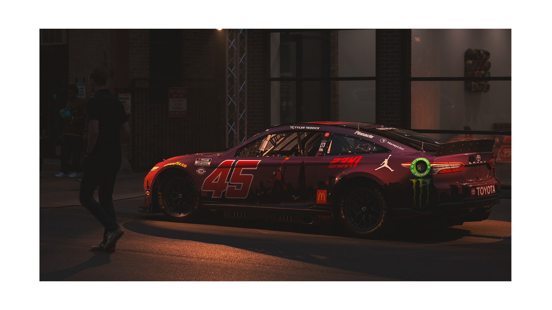 GMV - WEBSITE - NASCAR x JUMPMAN - 02 - v0.2.jpg