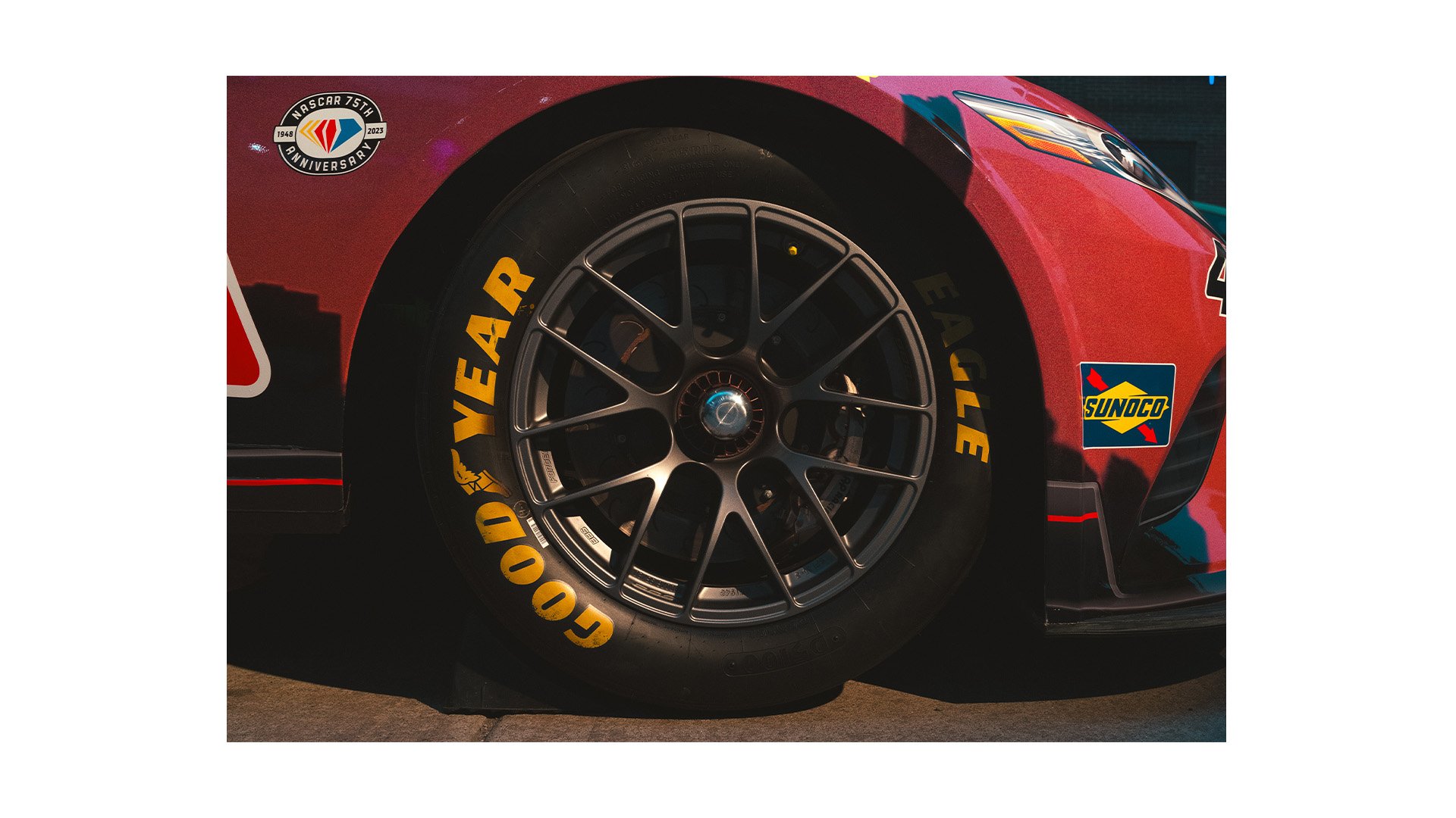 GMV - WEBSITE - NASCAR x JUMPMAN - 04 - v0.2.jpg