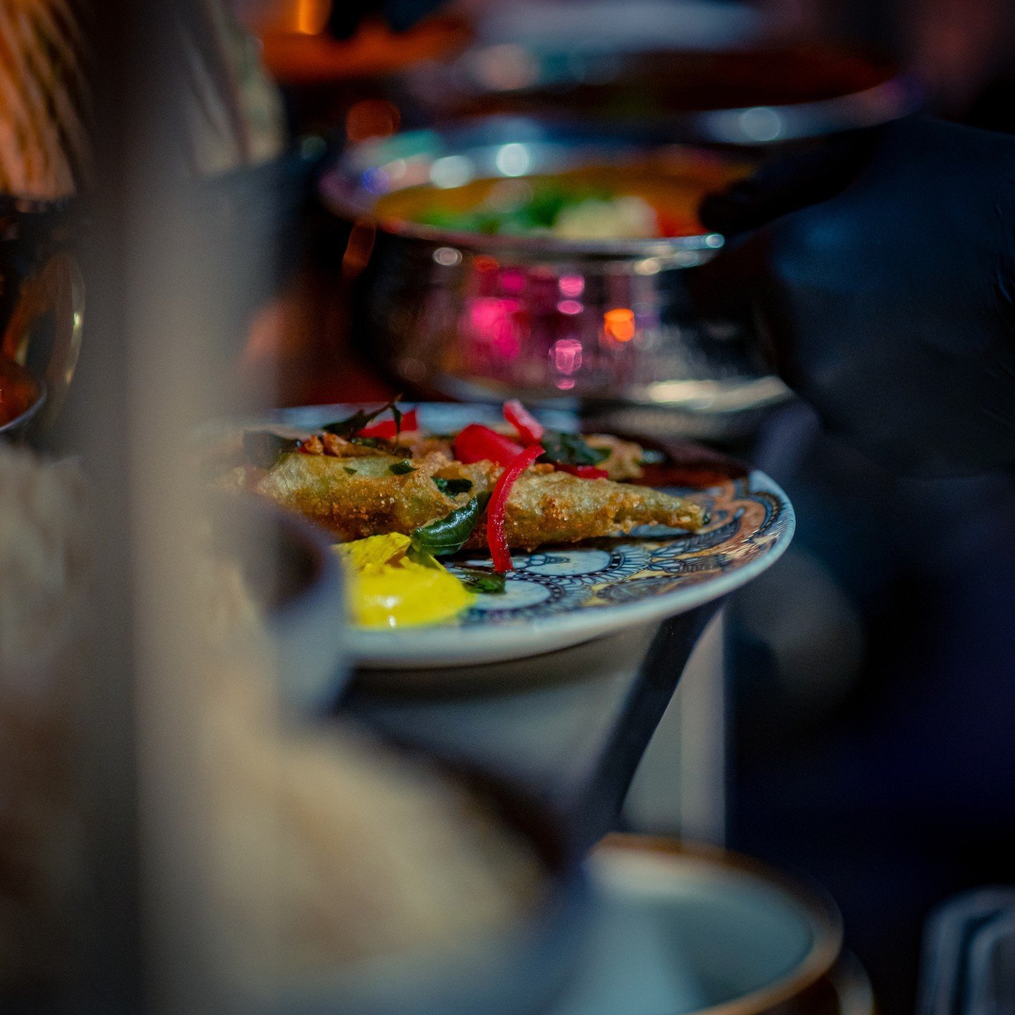 Tempura-battered okra served with curry leaf mayo, crispy fried curry leaves, and pickled red onions &ndash; a fresh take on a classic!⁠
⁠
Crunchy, tangy, and a little spicy, it&rsquo;s the perfect fusion bite that celebrates bold South Asian flavour