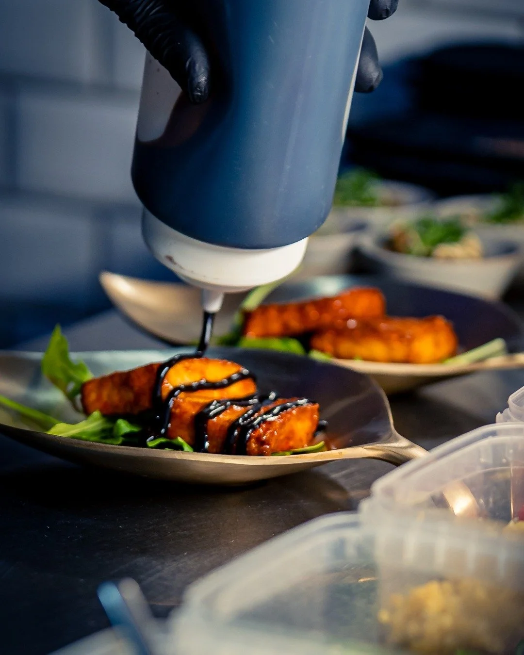 Glims from the kitchen - plating the tasting menu 💛 
Every dish tells a story, and we can&rsquo;t wait for you to taste it.

#ModernPakistani #FineDiningCopenhagen #TasteOfPakistan #CopenhagenEats #DesiFlavours #FoodWithStory #PakistaniCuisine #Nord