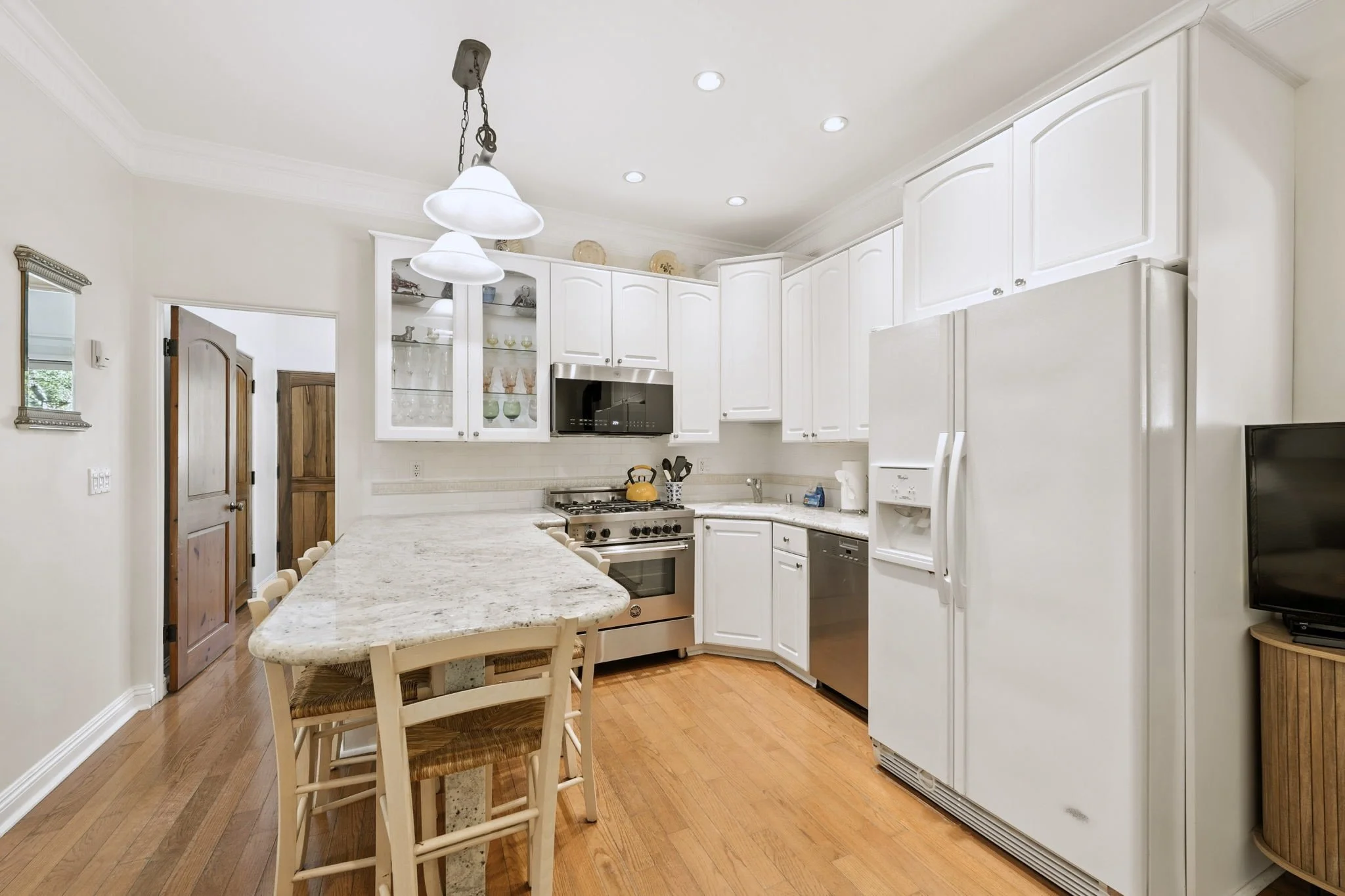 20-web-or-mls-201-bath-st.jpg