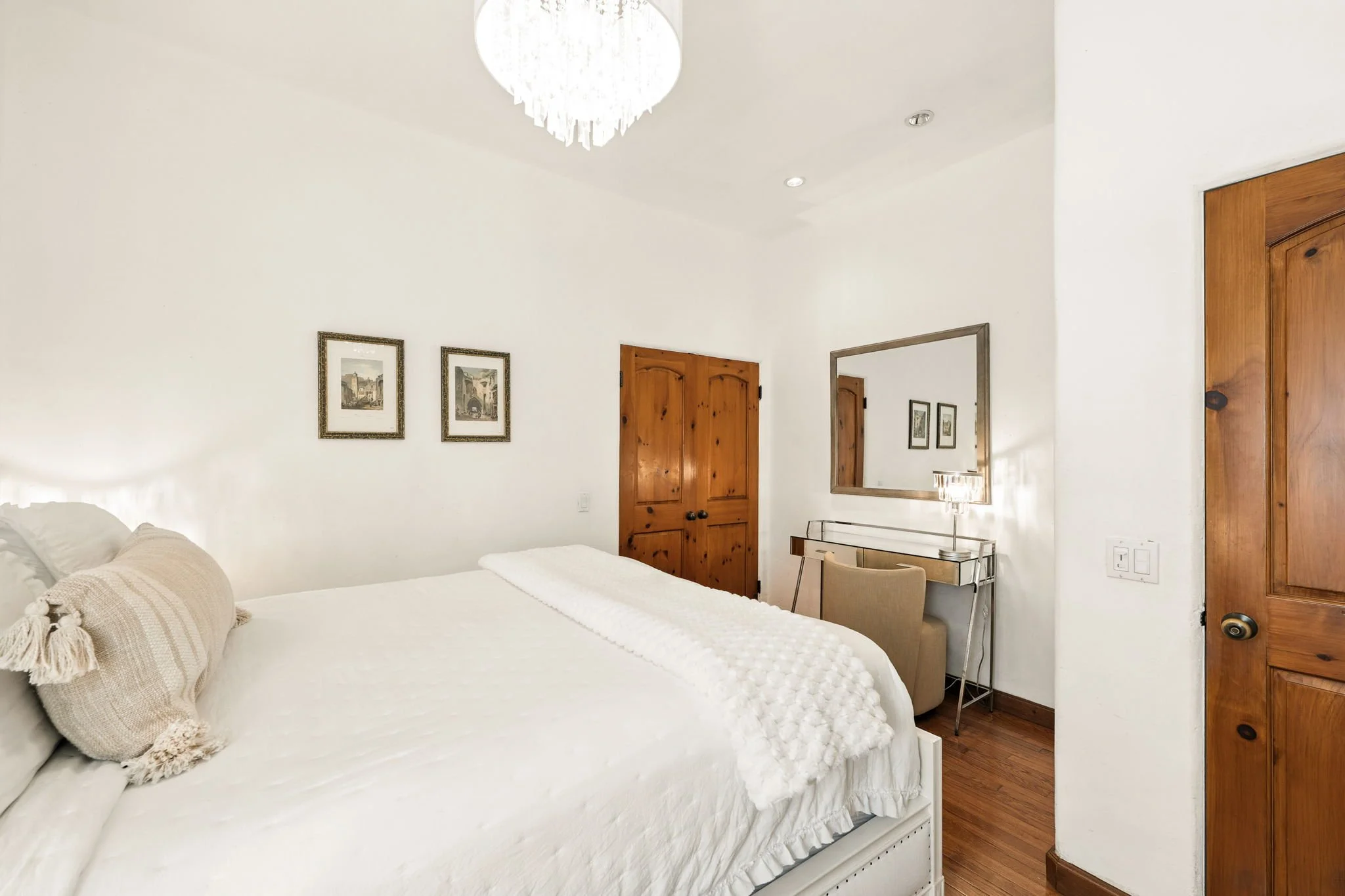 8-web-or-mls-201-bath-st.jpg