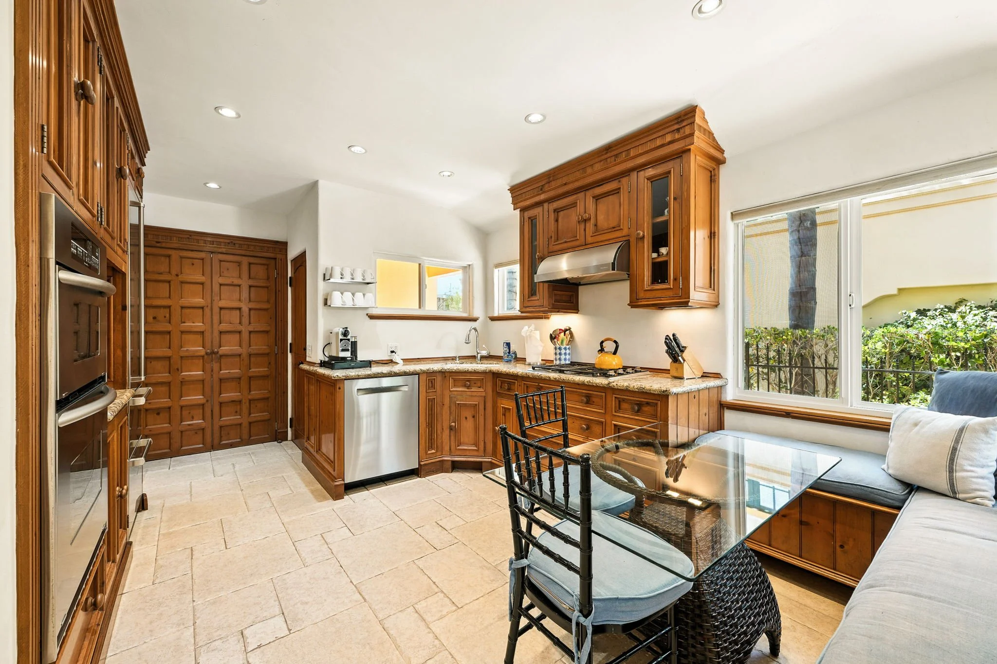 14-web-or-mls-201-bath-st.jpg