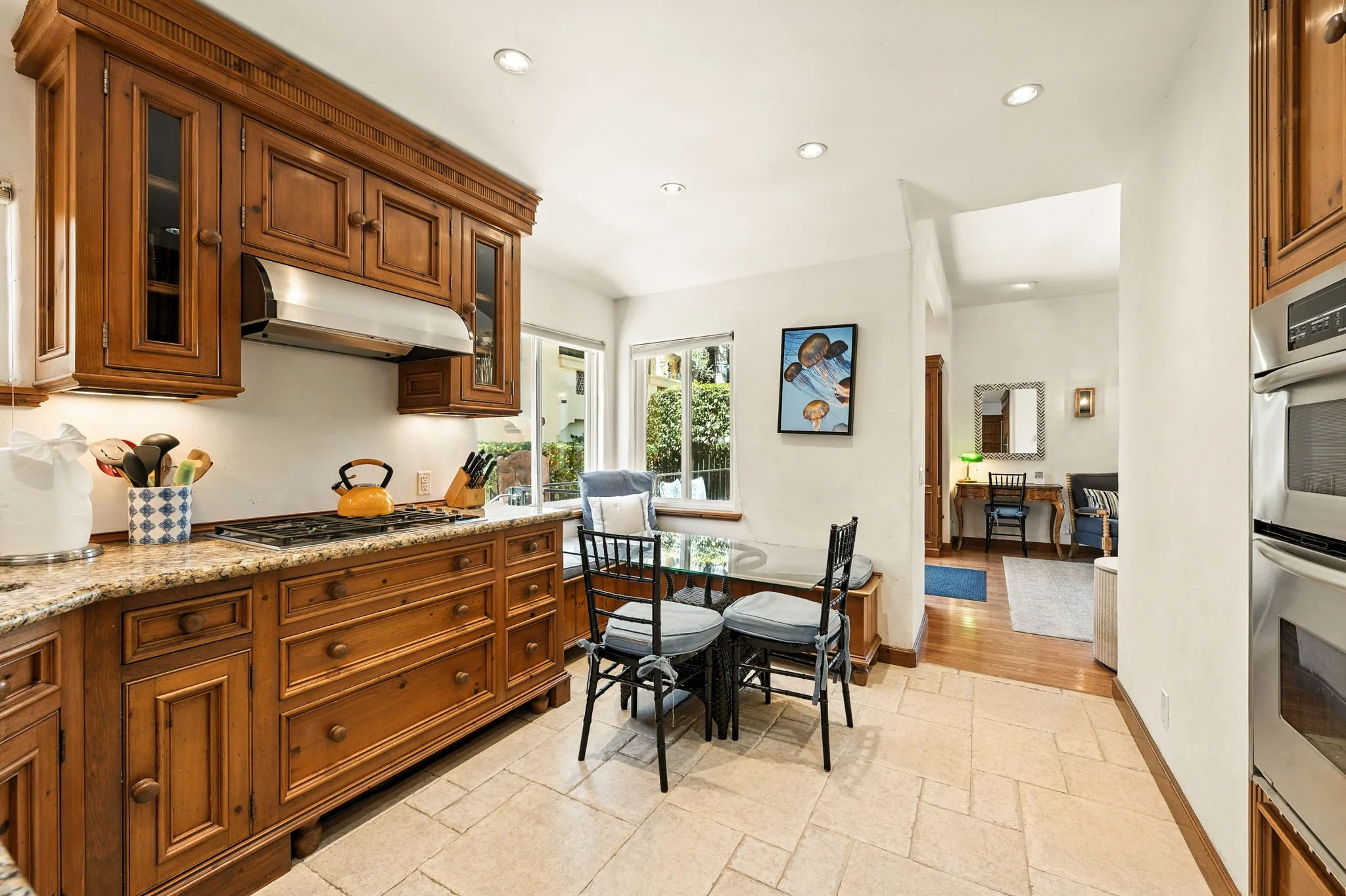 15-web-or-mls-201-bath-st.jpg