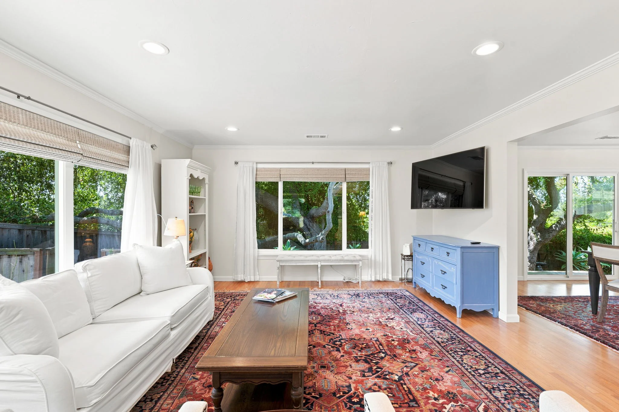 6-web-or-mls-2866-foothill-rd.jpg