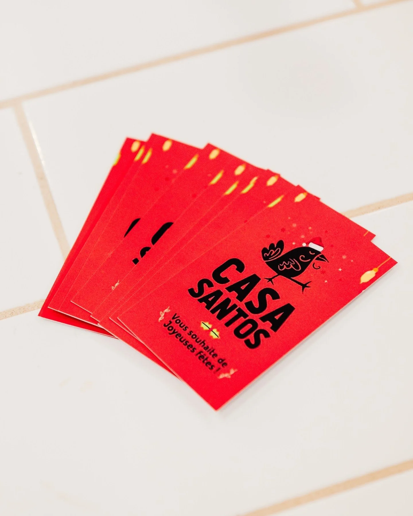 Besoin d'une id&eacute;e cadeau de derni&egrave;re minute? Nos cartes-cadeaux Casa Santos font le bonheur des amateurs de vraie cuisine portugaise! Offrez l'exp&eacute;rience authentique du meilleur poulet portugais de Laval. Disponibles en restauran