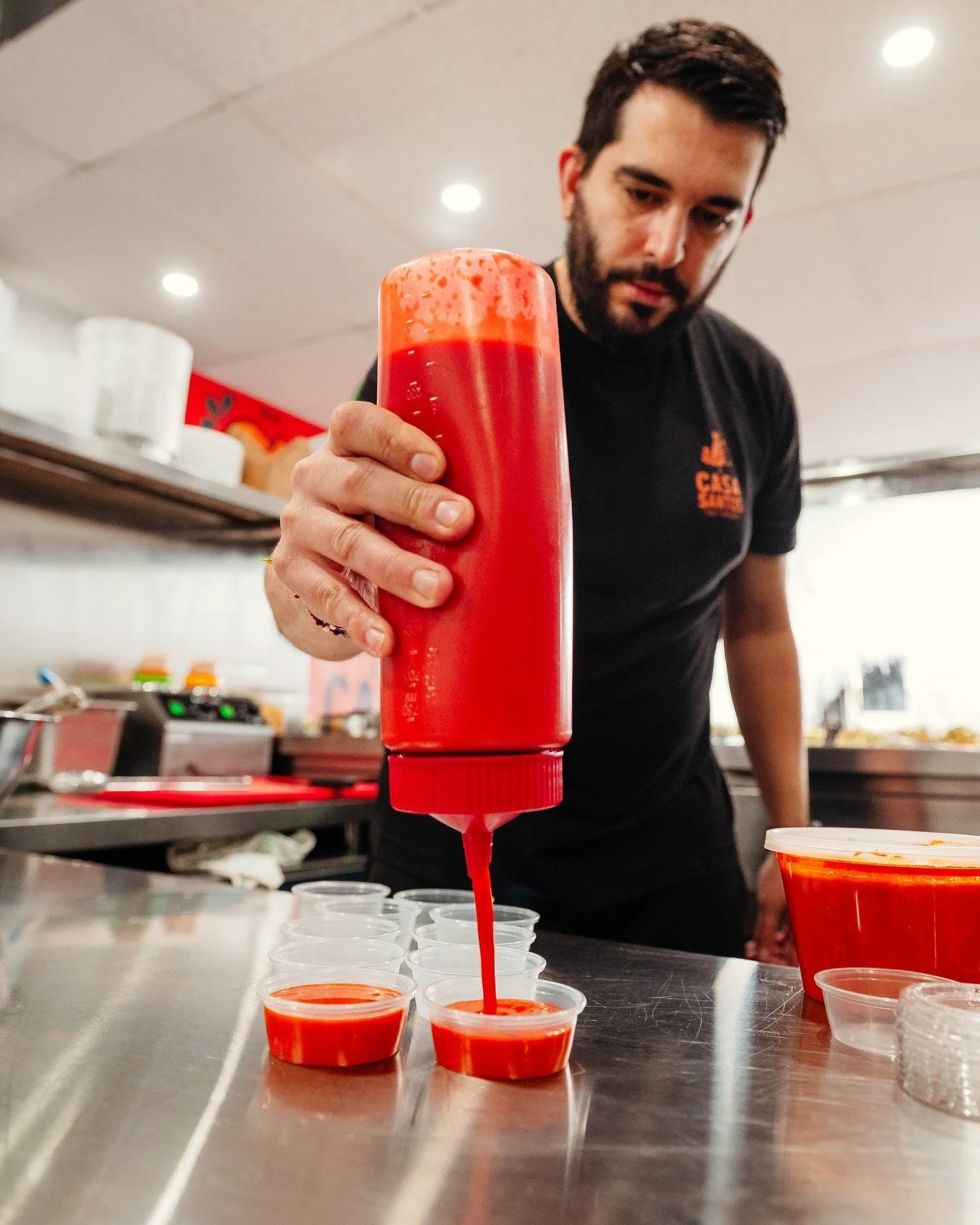 Saviez-vous que toutes nos sauces sont faites maison? 

#CasaSantos #FaitMaison #Laval #MTLFood