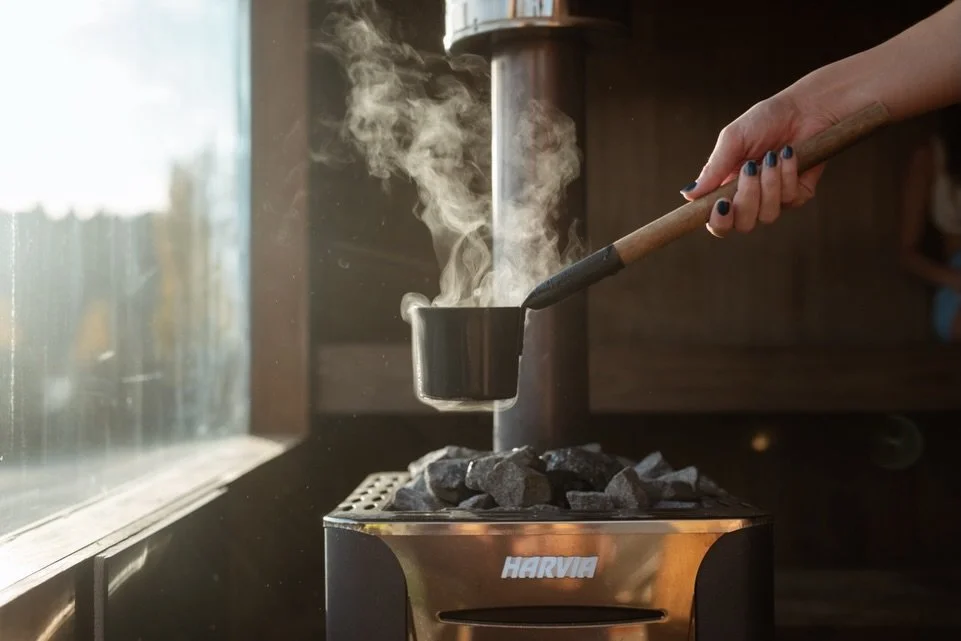 Water hits the stones.
That sound.
The towel starts moving.
Your heart rate spikes.
Then the wall of heat slams into you.
Is it us &hellip; or is this THE moment?

#wanaka #sauna #newzealand #saunaculture #saunalife