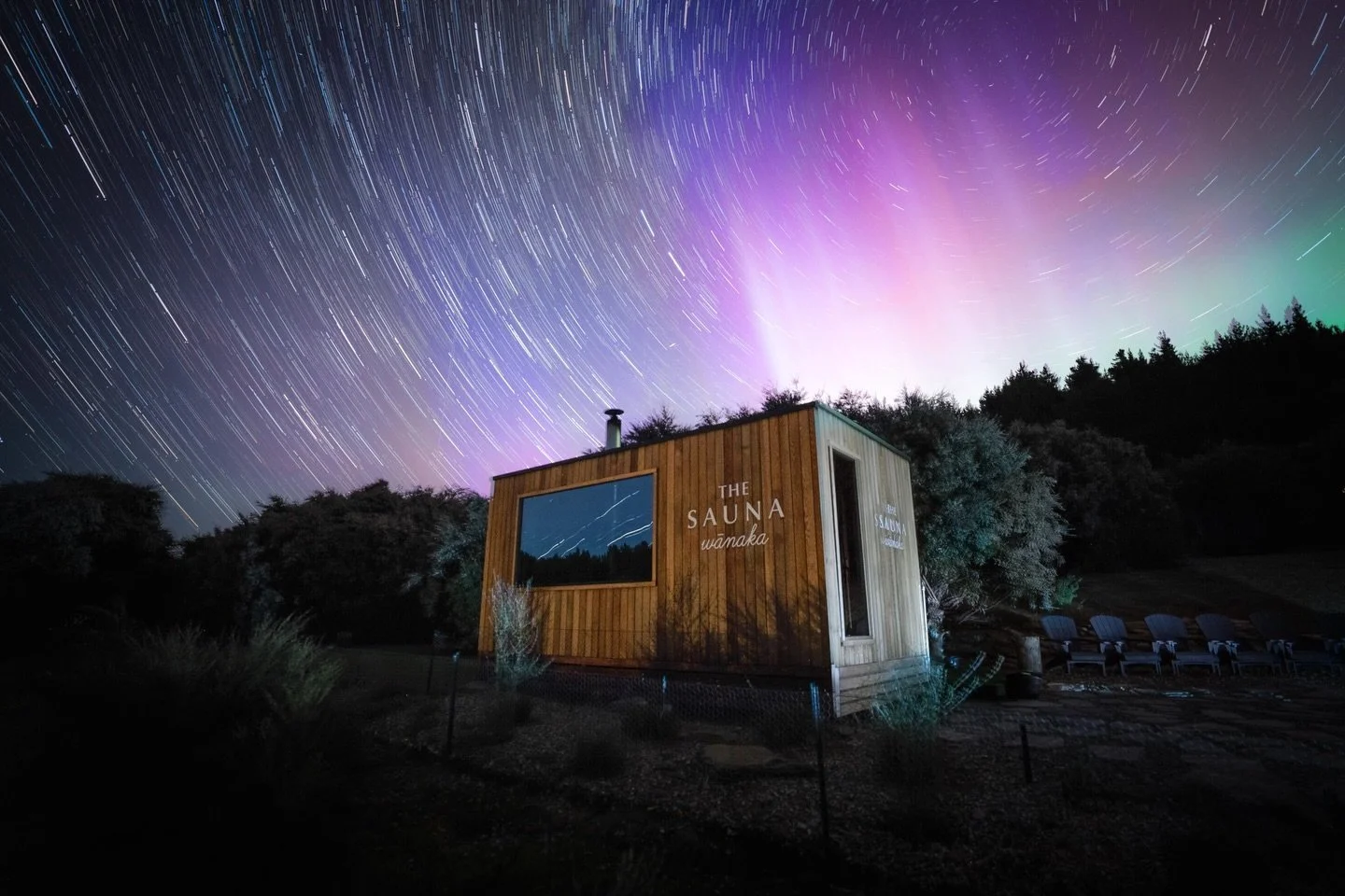 Would you sauna under these skies? 

This is what 1am looked like at Wānaka the other night ✨

Remember the bucket list post? Think we&rsquo;re moving straight to the top of your list📌

📸 @diegoxbelli 

#Wanaka #SaunaWanaka #NewZealand #southernlig