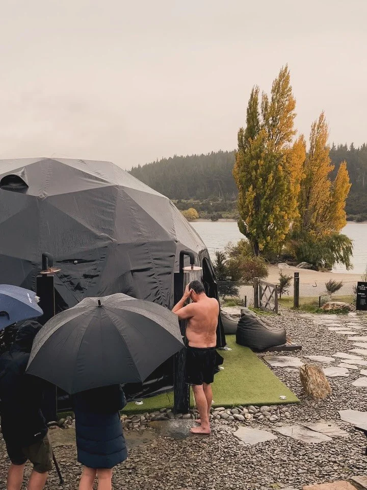 Not sure many people can say they&rsquo;ve been photographed while having a shower, in the rain, with a bit of an audience. 

But that happened today. Watch this space 👀

#wanaka #lovewanaka #content