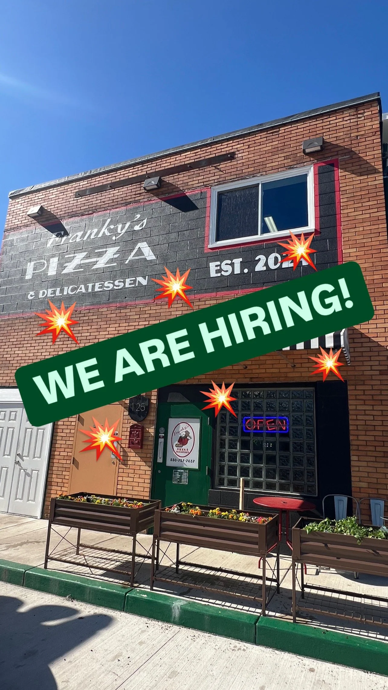 Summertime is here!☀️😎

As we move into the warmer season, we're looking for all hands on deck! Come be a part of the coolest team around ❤️🍕

Do you like pizza and hanging out with awesome people? We have a spot for you!

You can apply here ➡️ htt