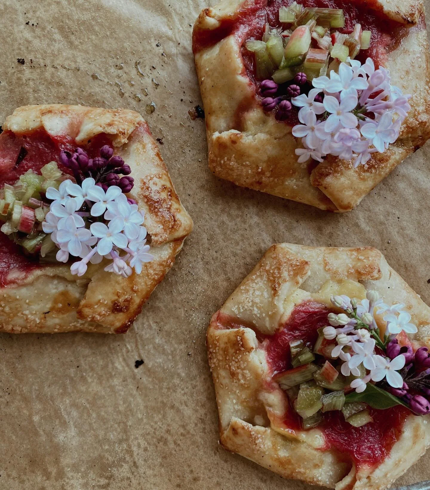 Our May special is dropping tomorrow! 

The galettes are back 💥 

This month we're doing sweet vanilla pastry cream with tangy rhubarb compote and some fresh macerated rhubarb on top for added crunch. All wrapped up in our perfectly crispy buttery c