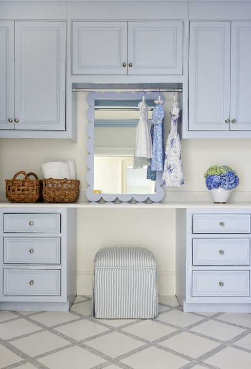 Blue Scalloped Mirror.png
