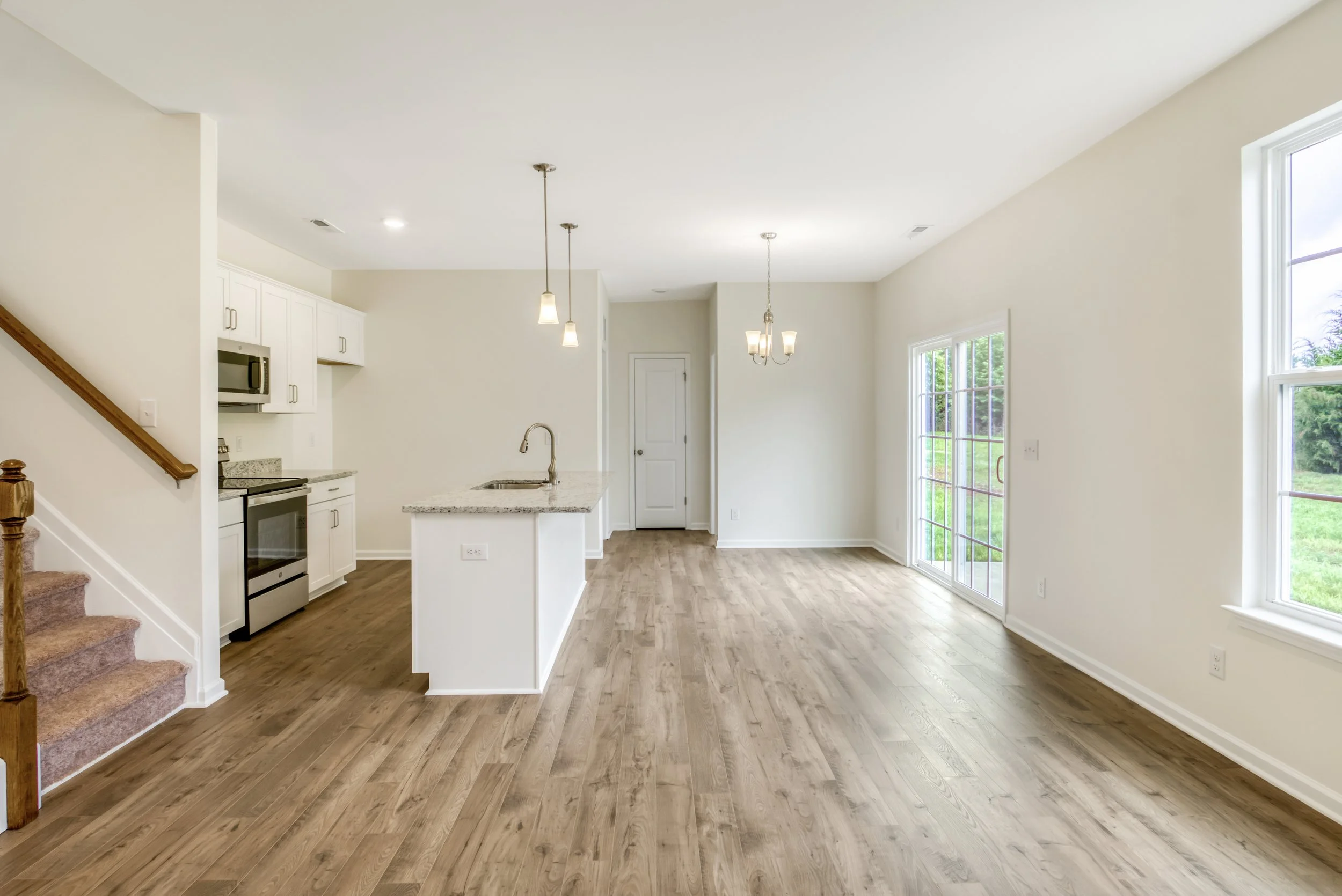 12-138 Fleming Dr-12.jpg