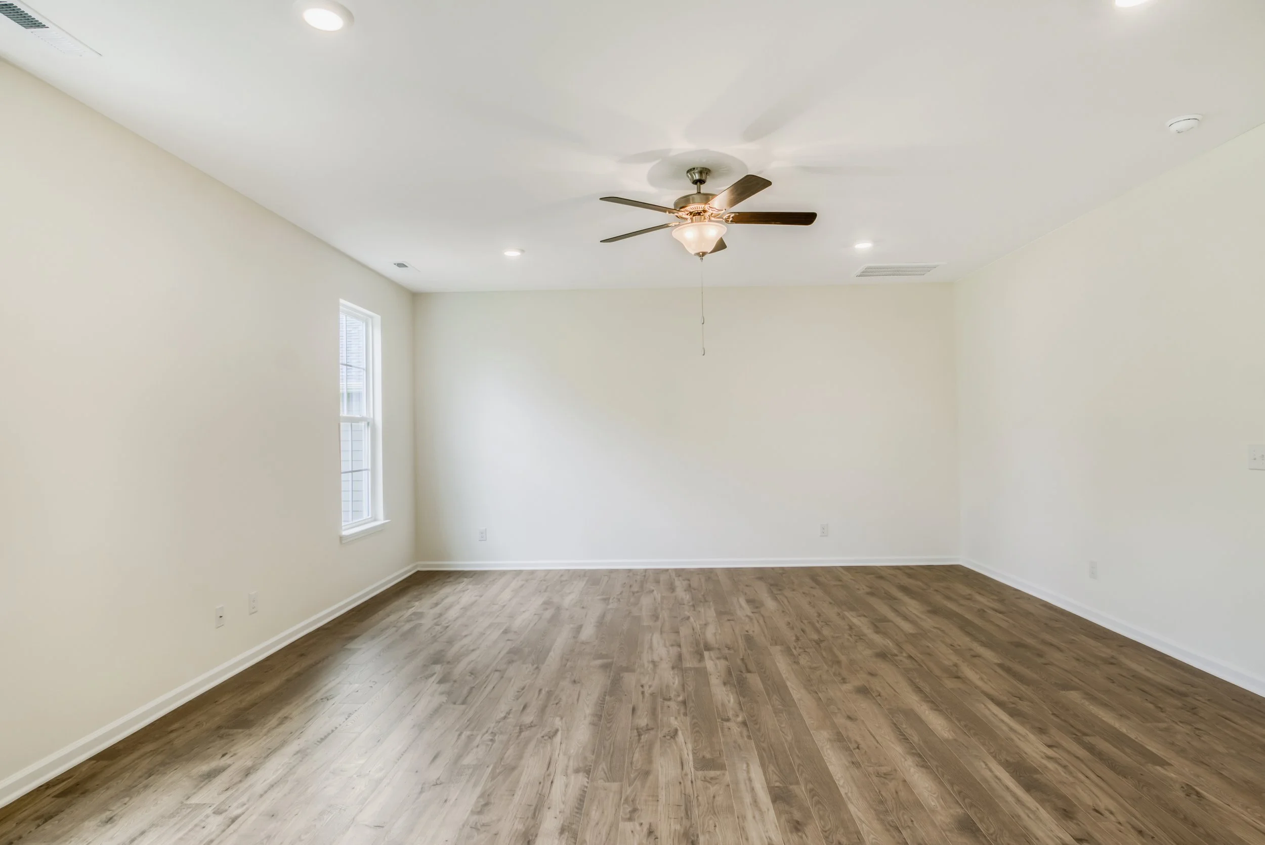 10-138 Fleming Dr-10.jpg