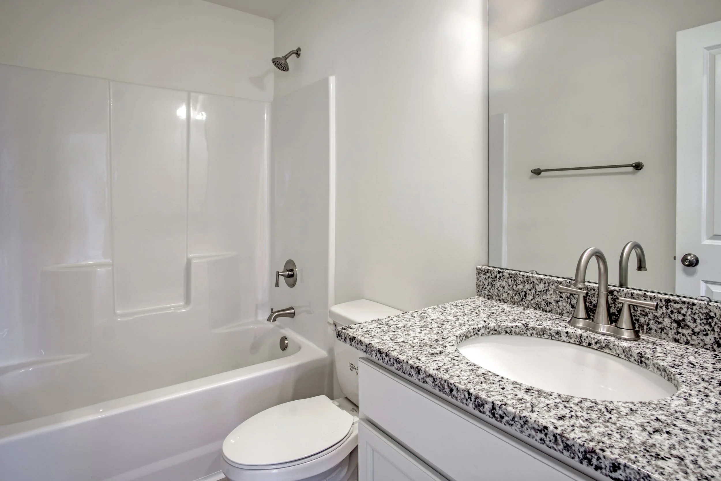 26-140 Fleming Dr-26.jpg