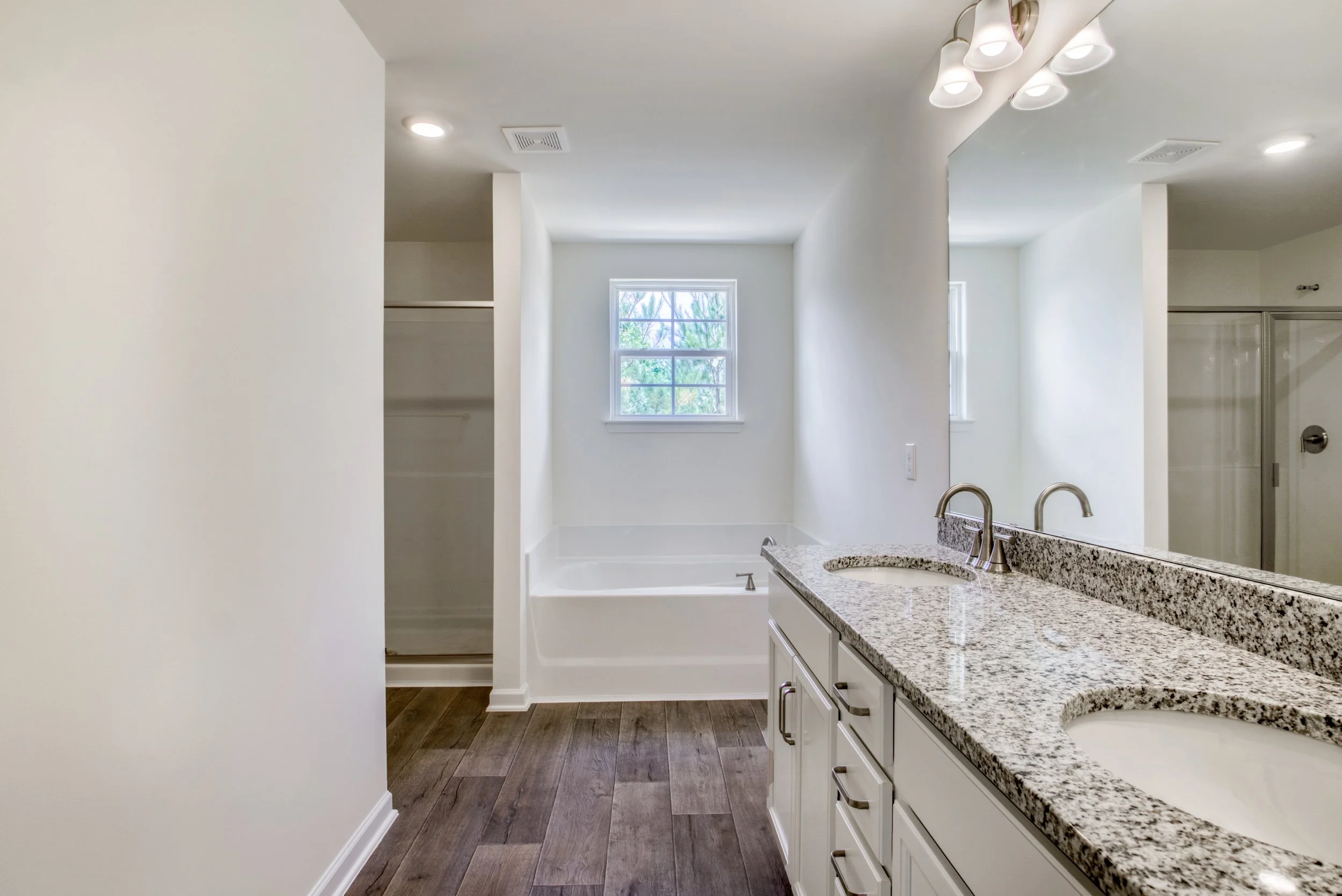 27-142 Fleming Dr-27.jpg