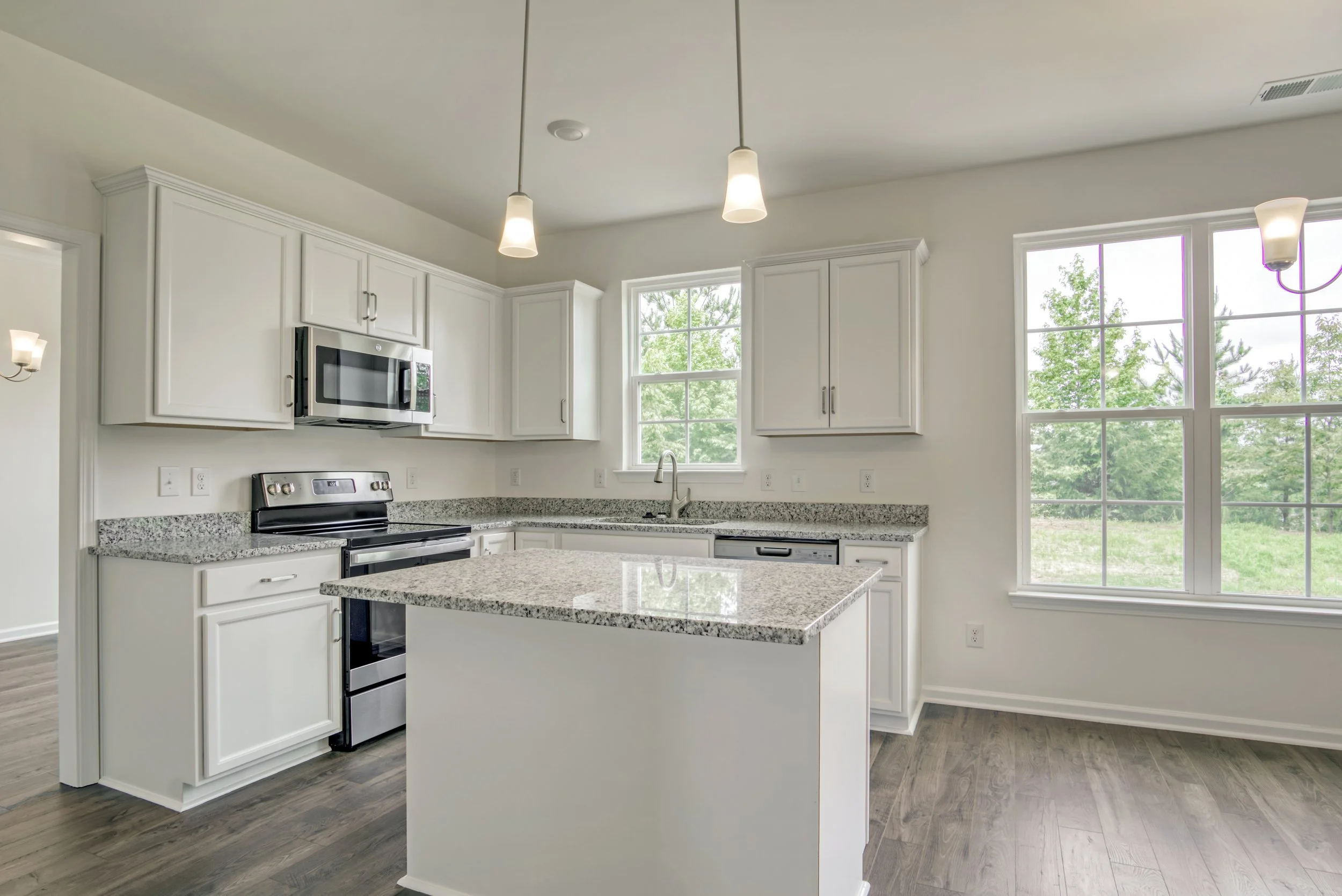 11-140 Fleming Dr-11.jpg