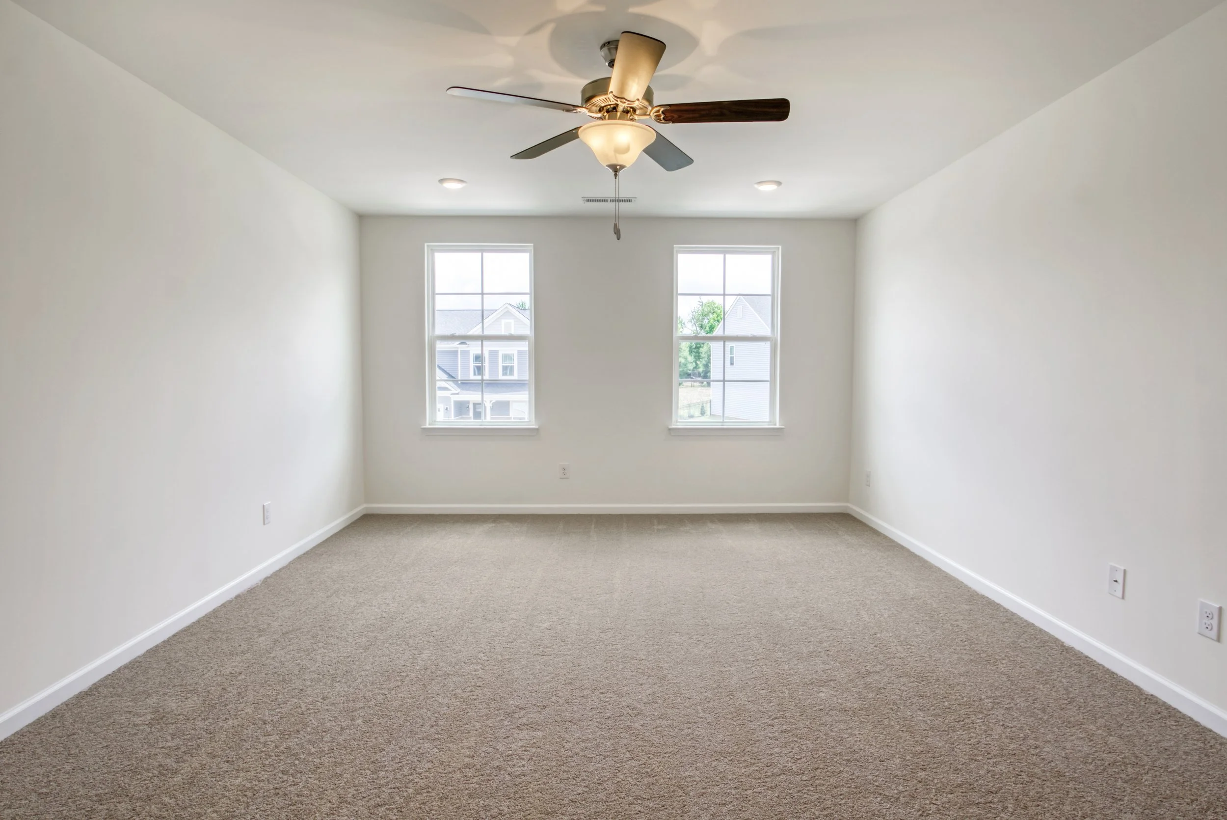 21-140 Fleming Dr-21.jpg