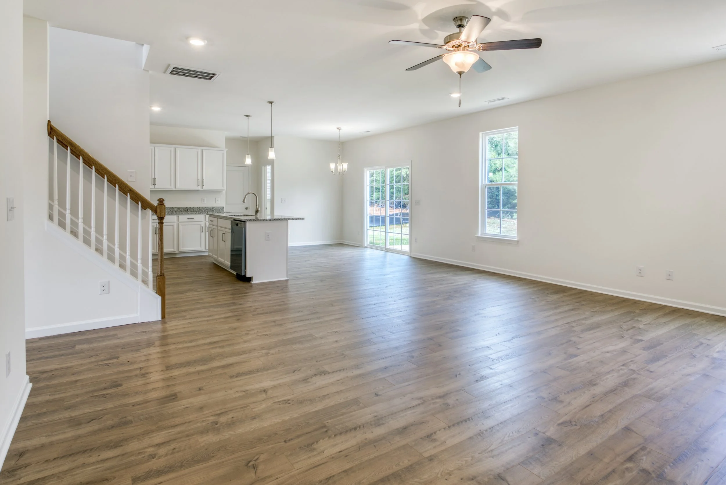 18-142 Fleming Dr-18.jpg
