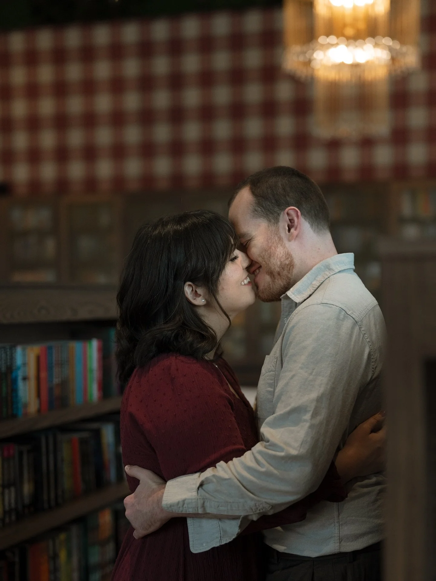 Bookstore engagements on rainy days 📚❤️✨@kindredandco.id in Post Falls, Idaho #engagement #engaged💍 #idahobride #weddingphotographer #coeurdalene