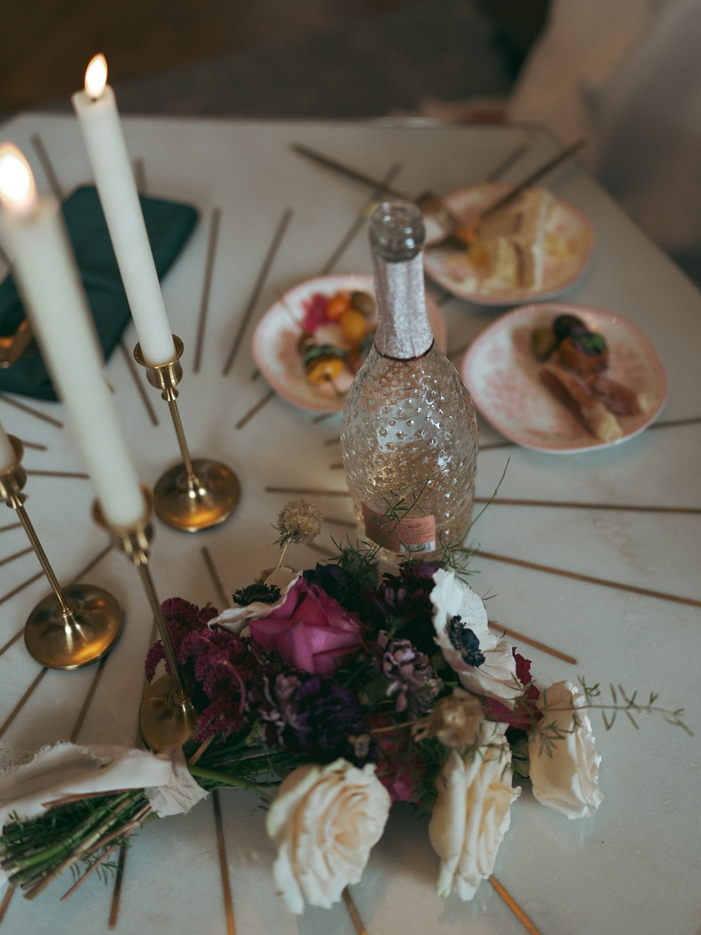 Kindred &amp; Co Editorial | End of Night Feature 

If you are having an intimate wedding and want the perfect indoor venue - check out Kindred &amp; Co @events.kindredandco,&nbsp;@kindredandco.id

Planning/Florals:&nbsp;Every Detail Matters PNW; IG: