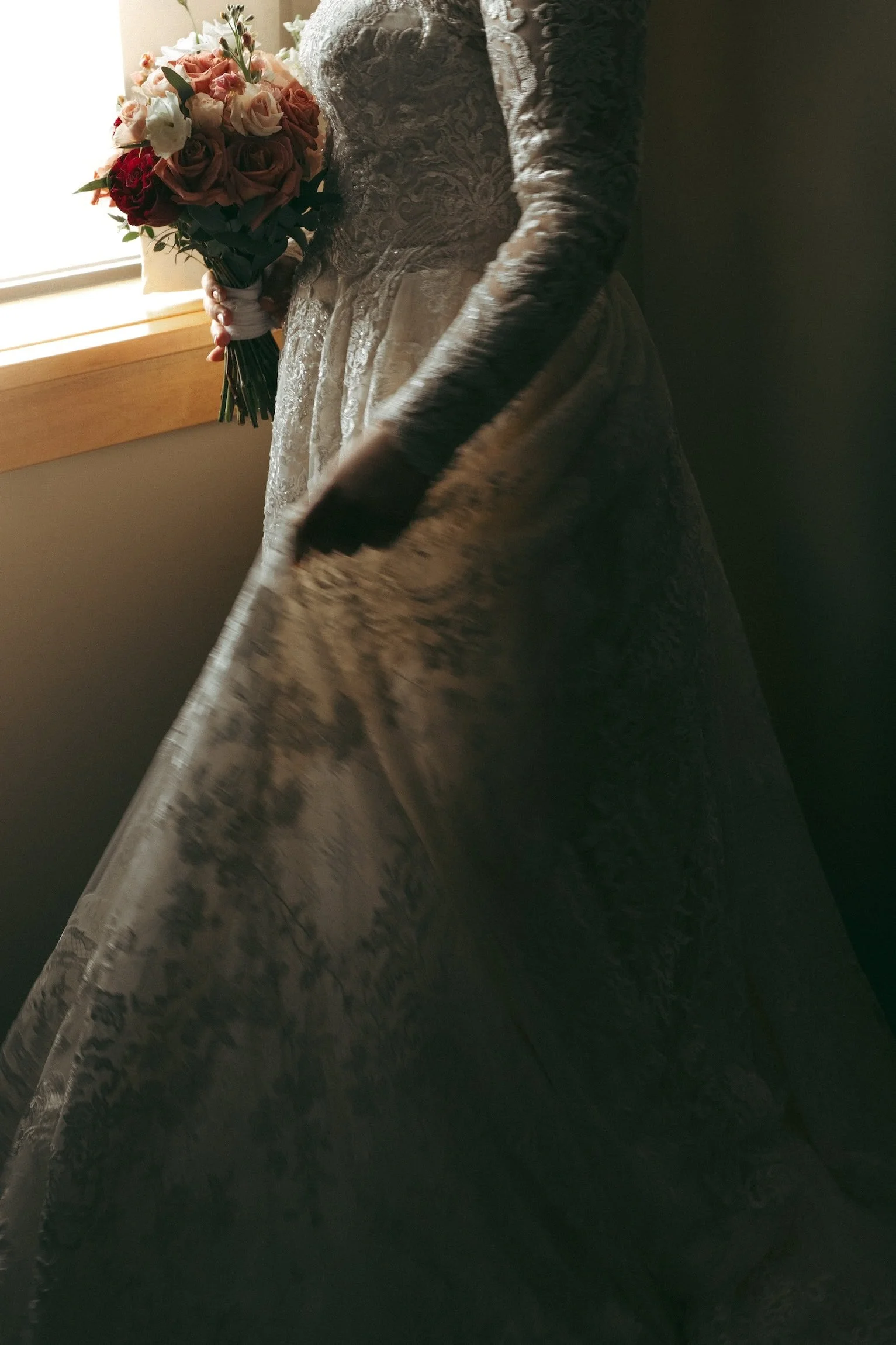 Arizona Bride in lace wedding dress