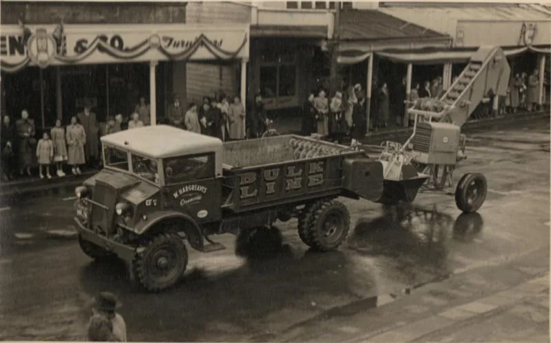 dvrke-xmas-parade-3.jpg