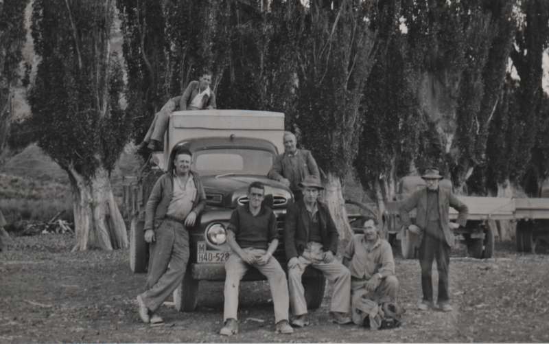 Dick-Kilmister-leaning-on-truck-with-hat-Ford-is-from-48-49-or-50.png