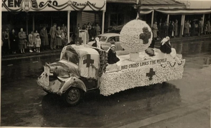 dvrke-xmas-parade-4.jpg