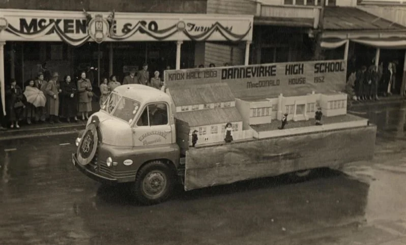 dvrke-xmas-parade.jpg