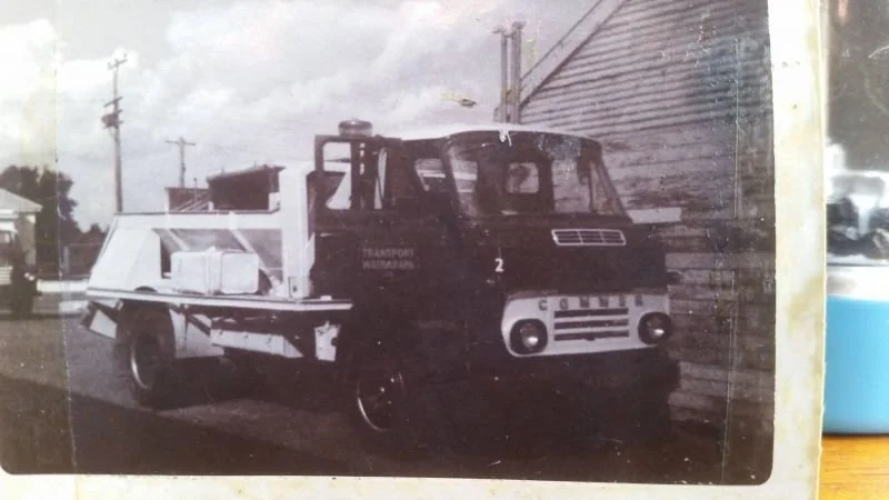 Karl-Haustein-trans-wai-commer-fert-spreader-Alan-Christianson-driver.jpg