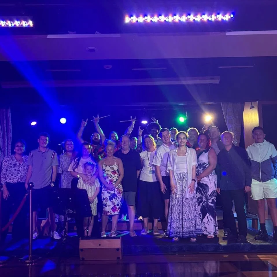 📸 Oops&hellip; we forgot to share this one from the last cruise!
Here&rsquo;s a snap of our amazing Rock-A-Rokie singers &mdash; and wow, you were all absolutely fantastic. 🎤🔥

Thanks for bringing the energy every single time 👑
#TheDukesLive #Roc