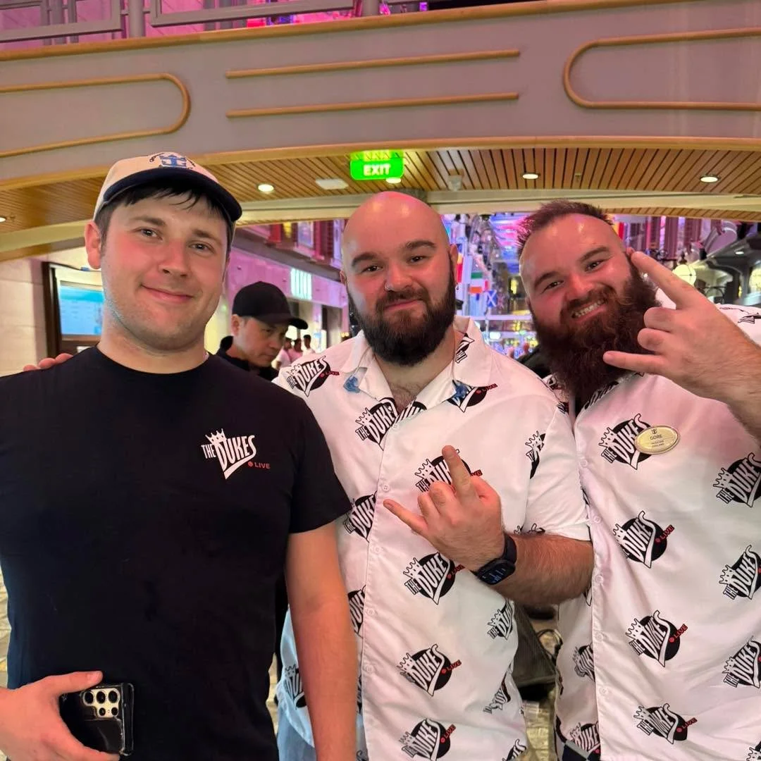 👕🎶 Last night at the White Party on the Promenade we met Sam again &mdash; this time rocking one of our Dukes shirts from way back when we last played onboard Anthem of the Seas in Southampton! 🙌

What a legend. Moments like this remind us how far