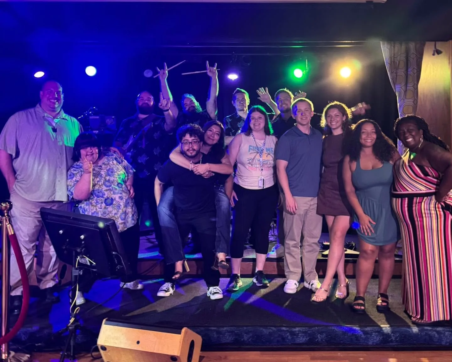 That&rsquo;s a wrap on our 2 Rock-A-Rokie sessions this cruise! 🎤✨
Only 3 cruises left on the schedule&hellip; which means not many RAR nights left to go either! 😱🎶

Thank you to everyone who jumped up, sang loud, cheered louder, and made these se