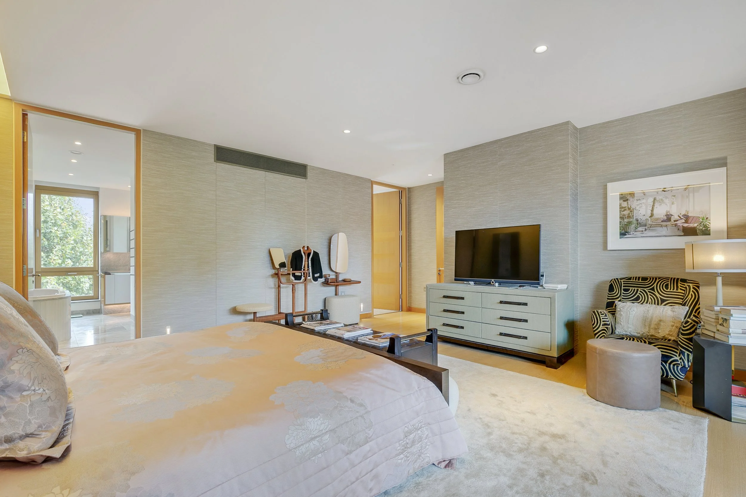 PRINCIPAL BEDROOM 3.jpg